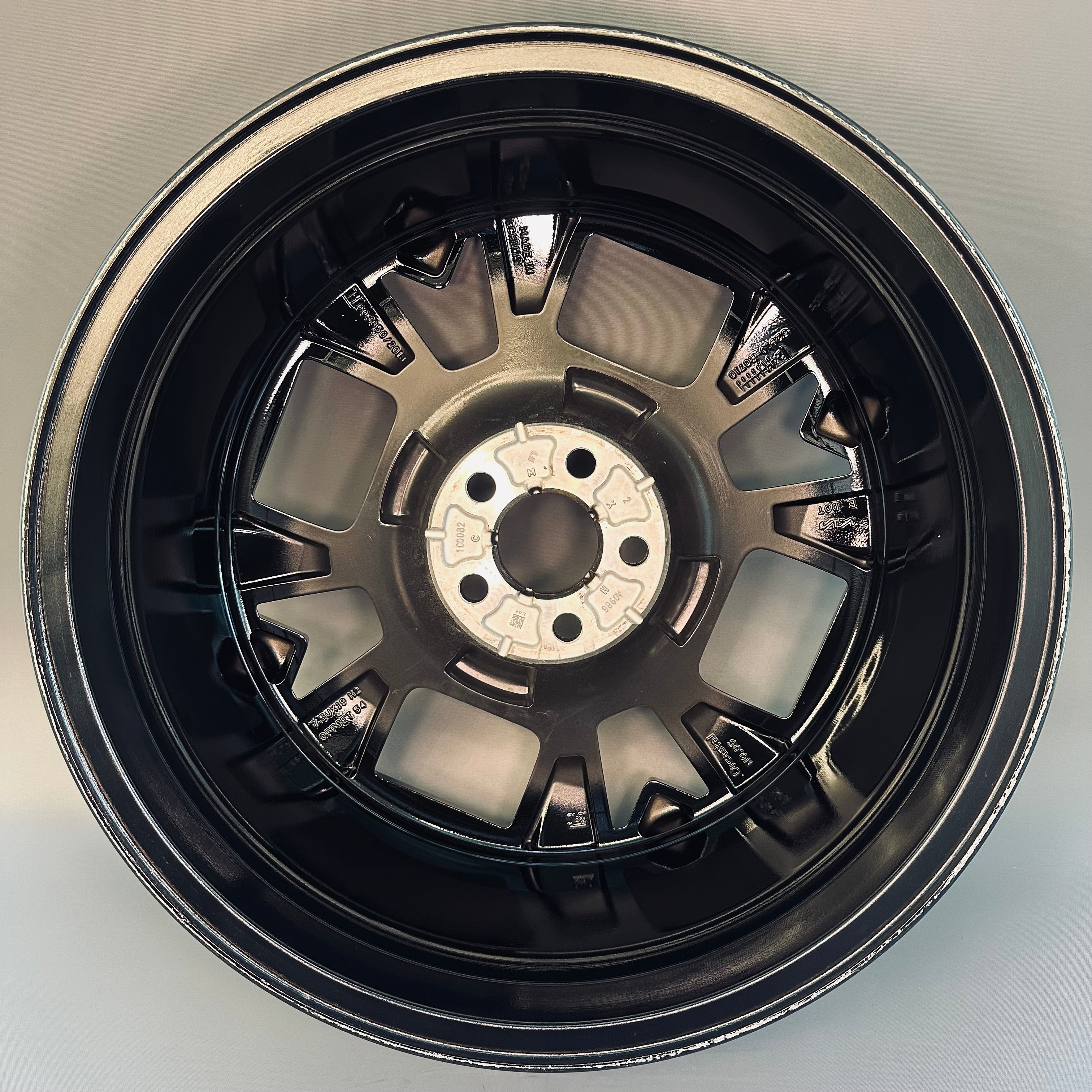 Kia Carnival 19" Rim