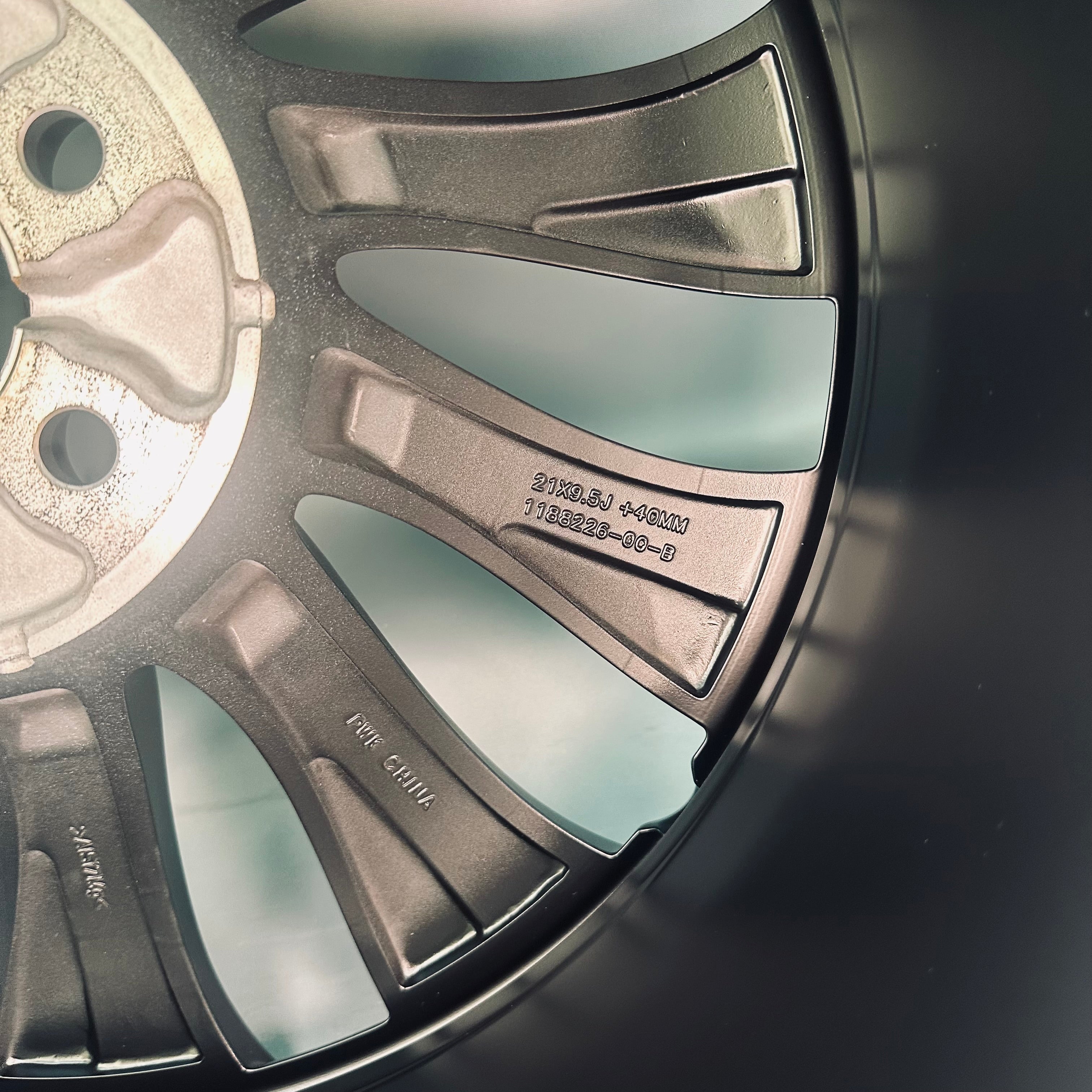 Tesla Model Y 21" Rim