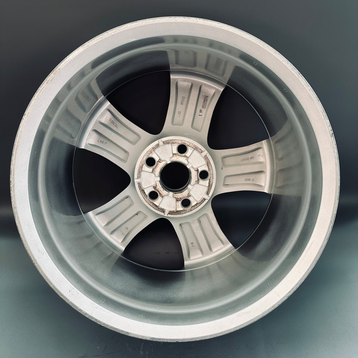 Toyota Kluger 18" Rim