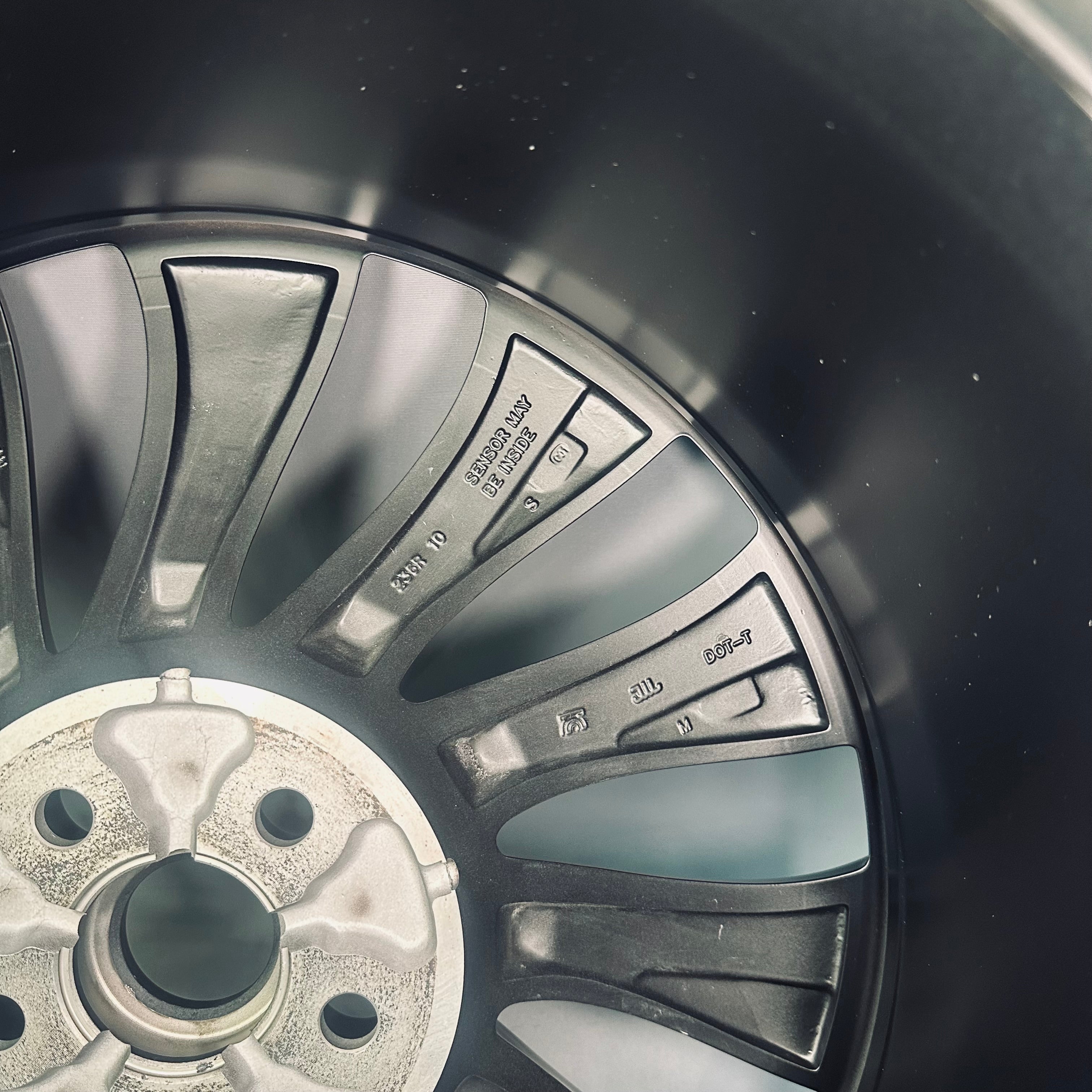 Tesla Model Y 21" Rim