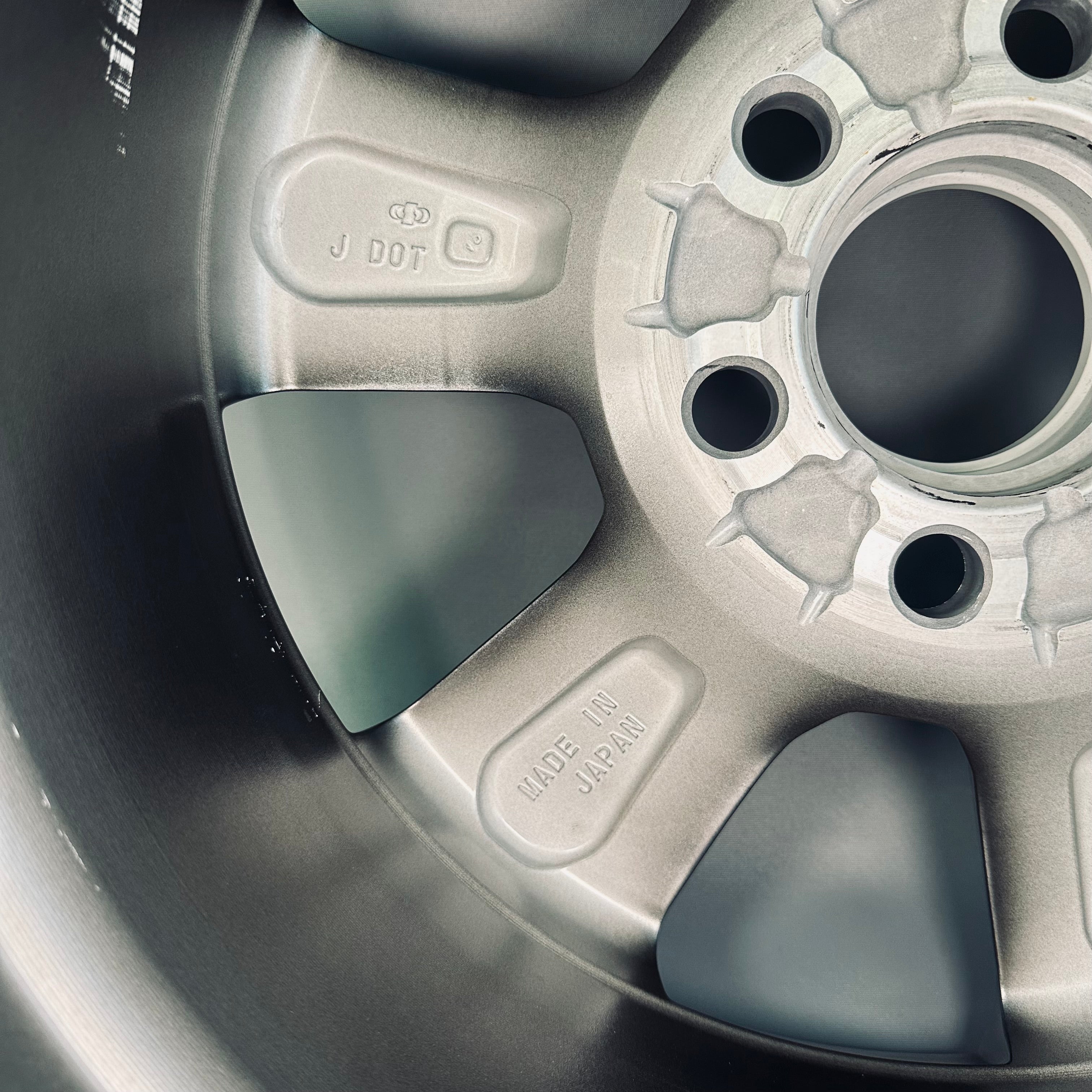 Toyota Land Cruiser 300 18" Rim