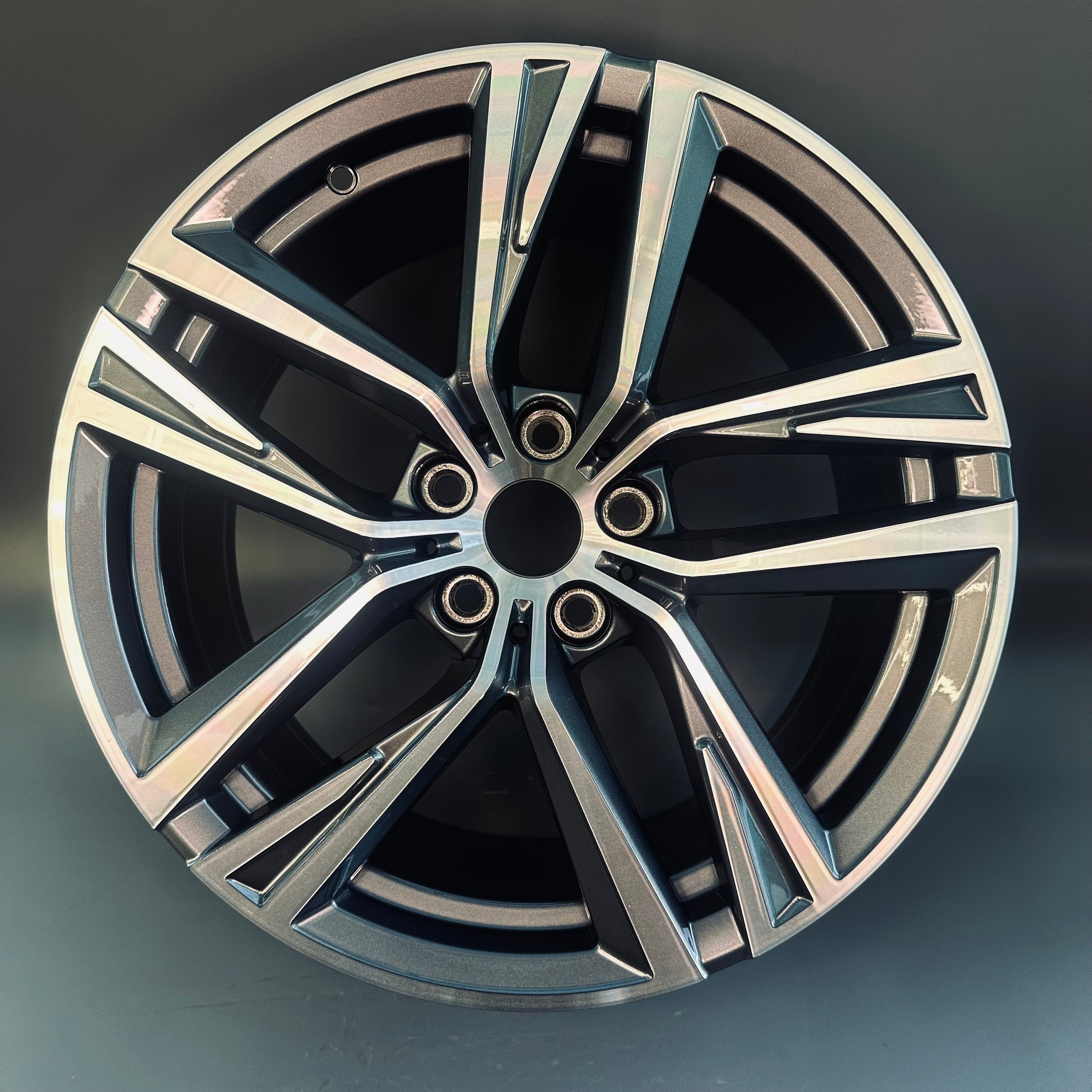 BMW i4/4 Series 18" Rim