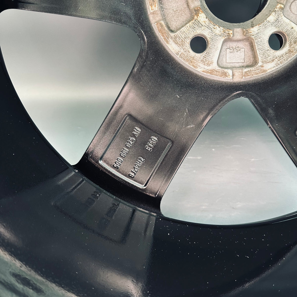 Volkswagen Golf 19" Rim