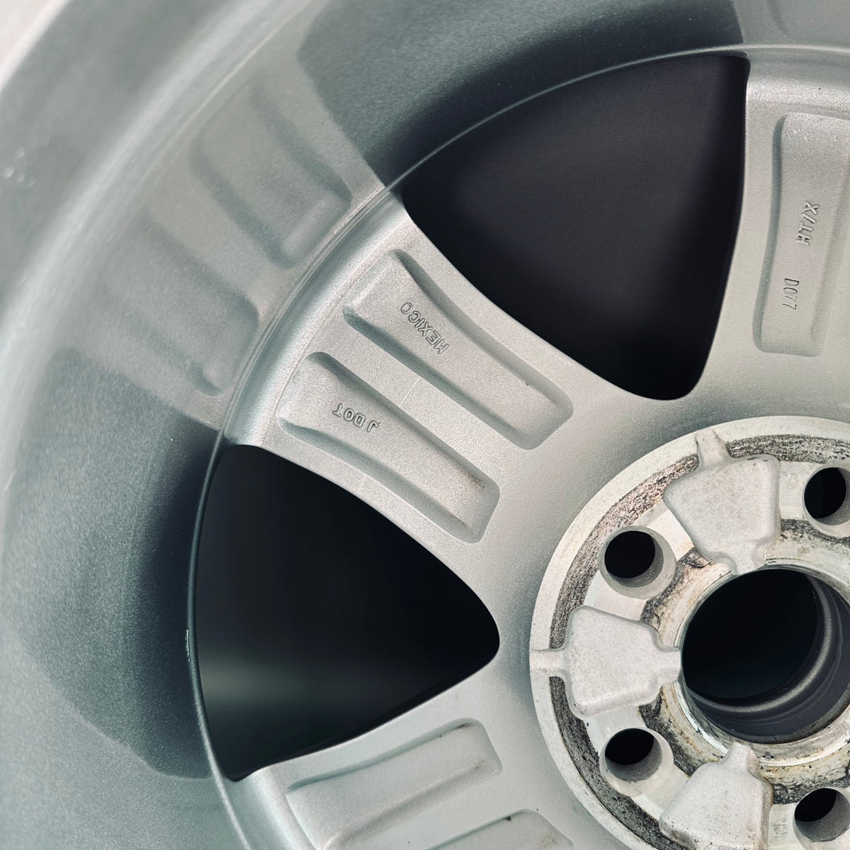 Toyota Kluger 18" Rim