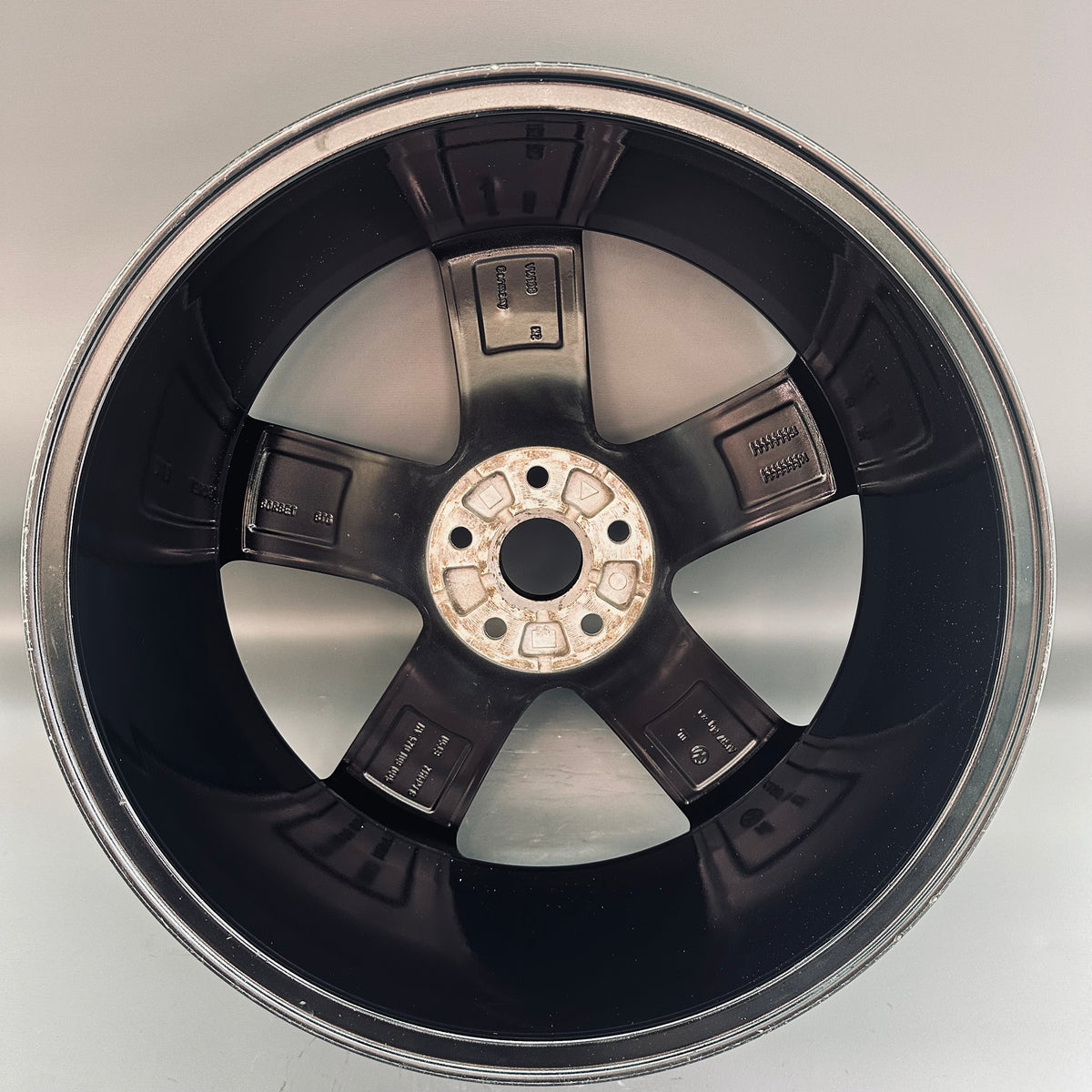 Volkswagen Golf 19" Rim