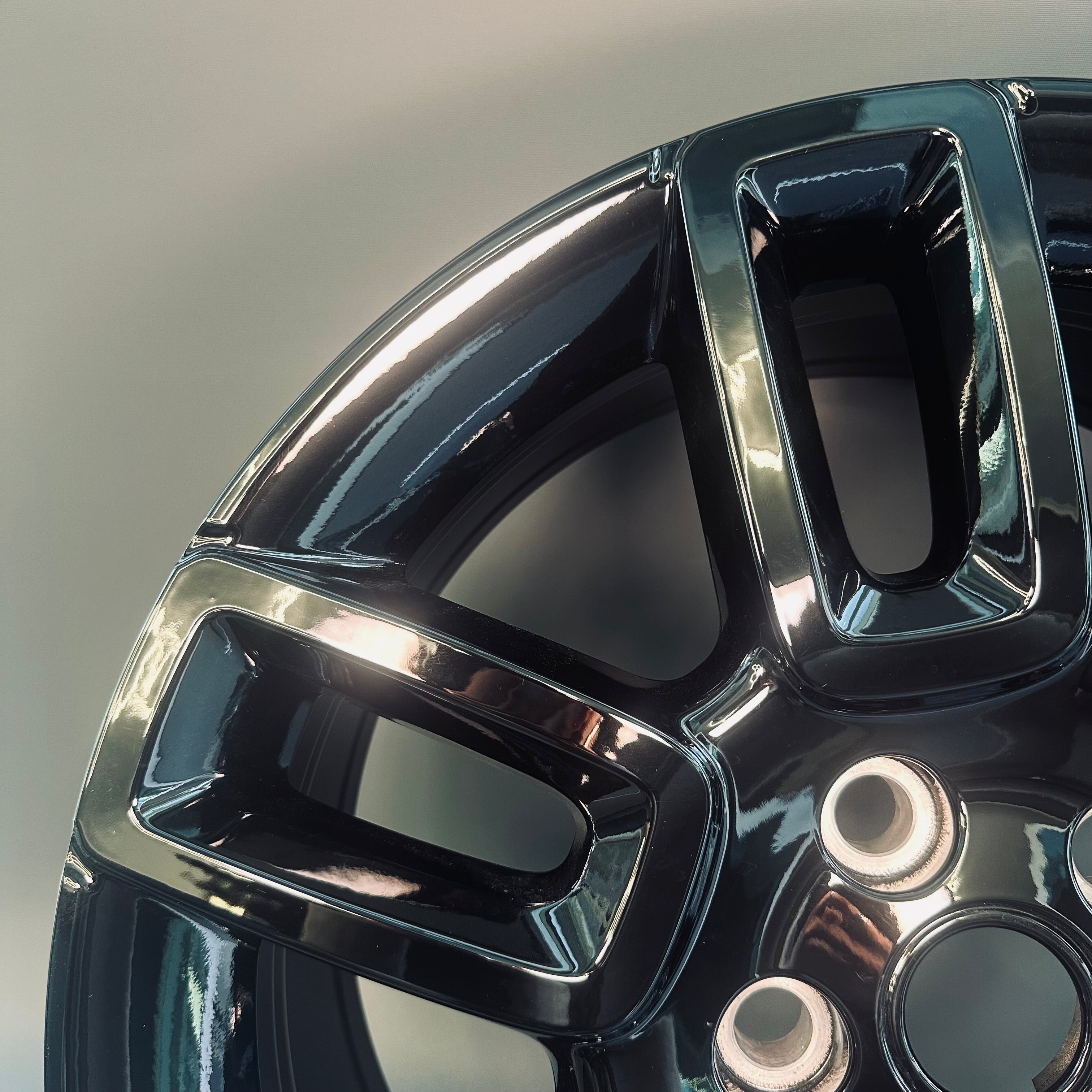 Land Rover Defender 19" Rim