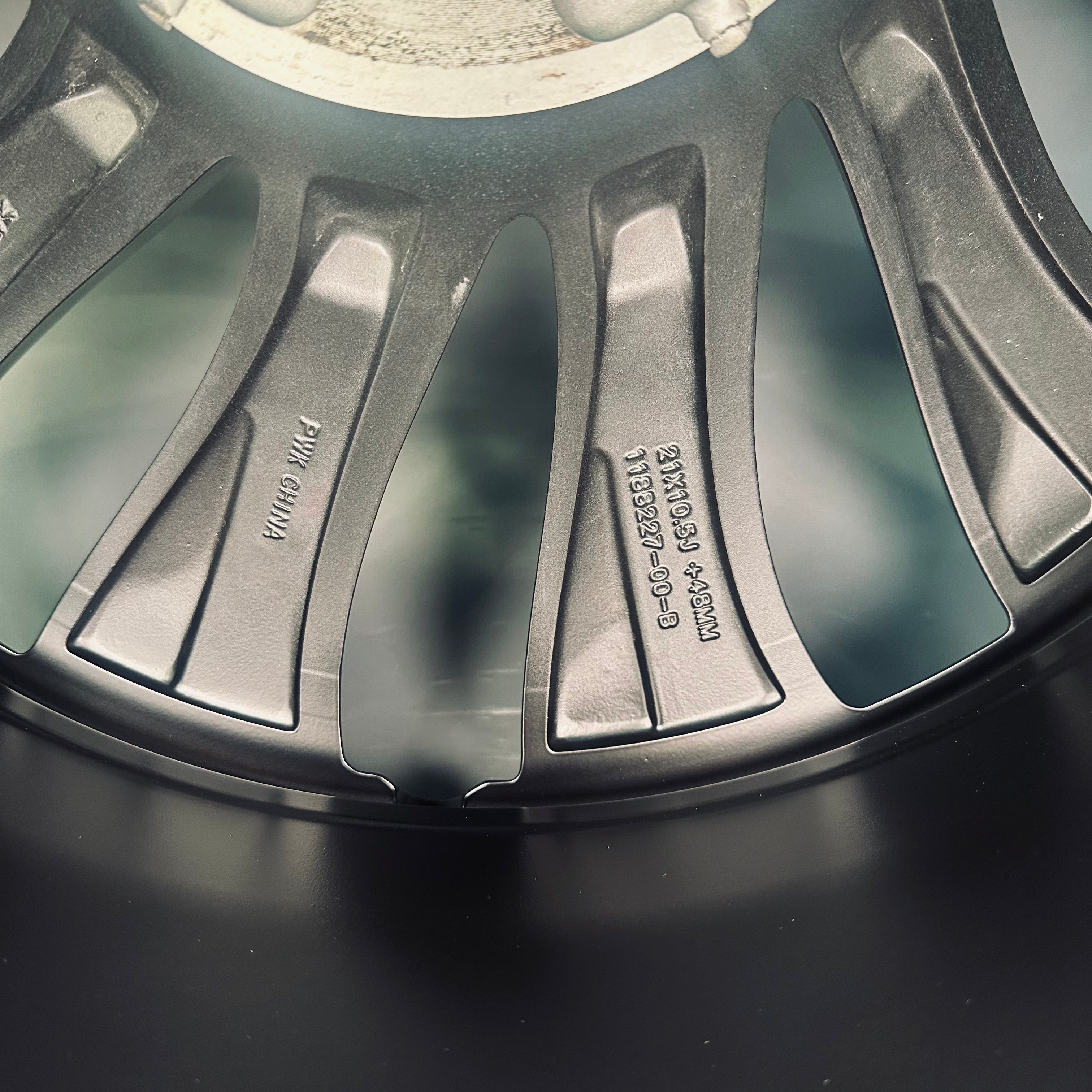 Tesla Model Y 21" Rim