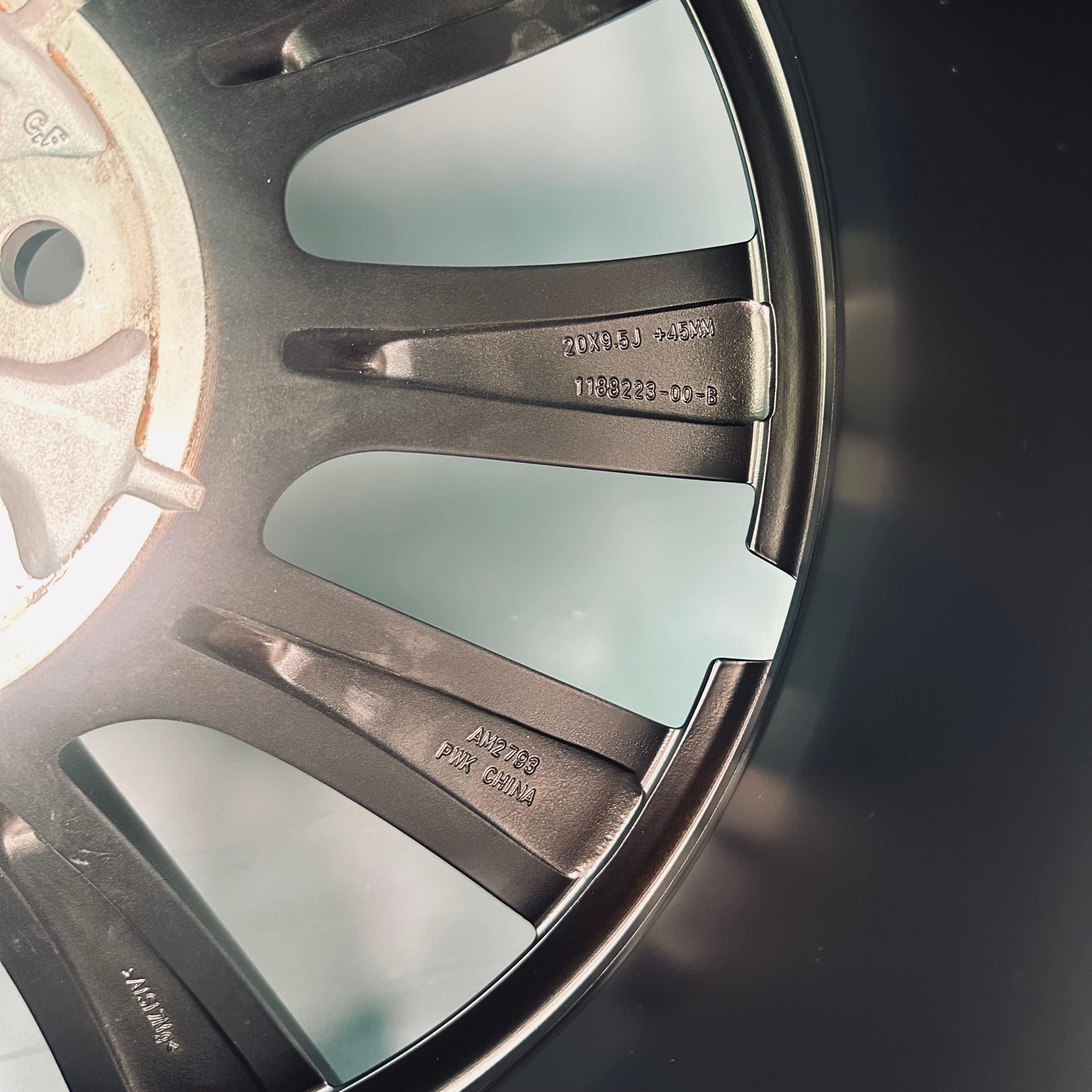 Tesla Model Y 20" Rim