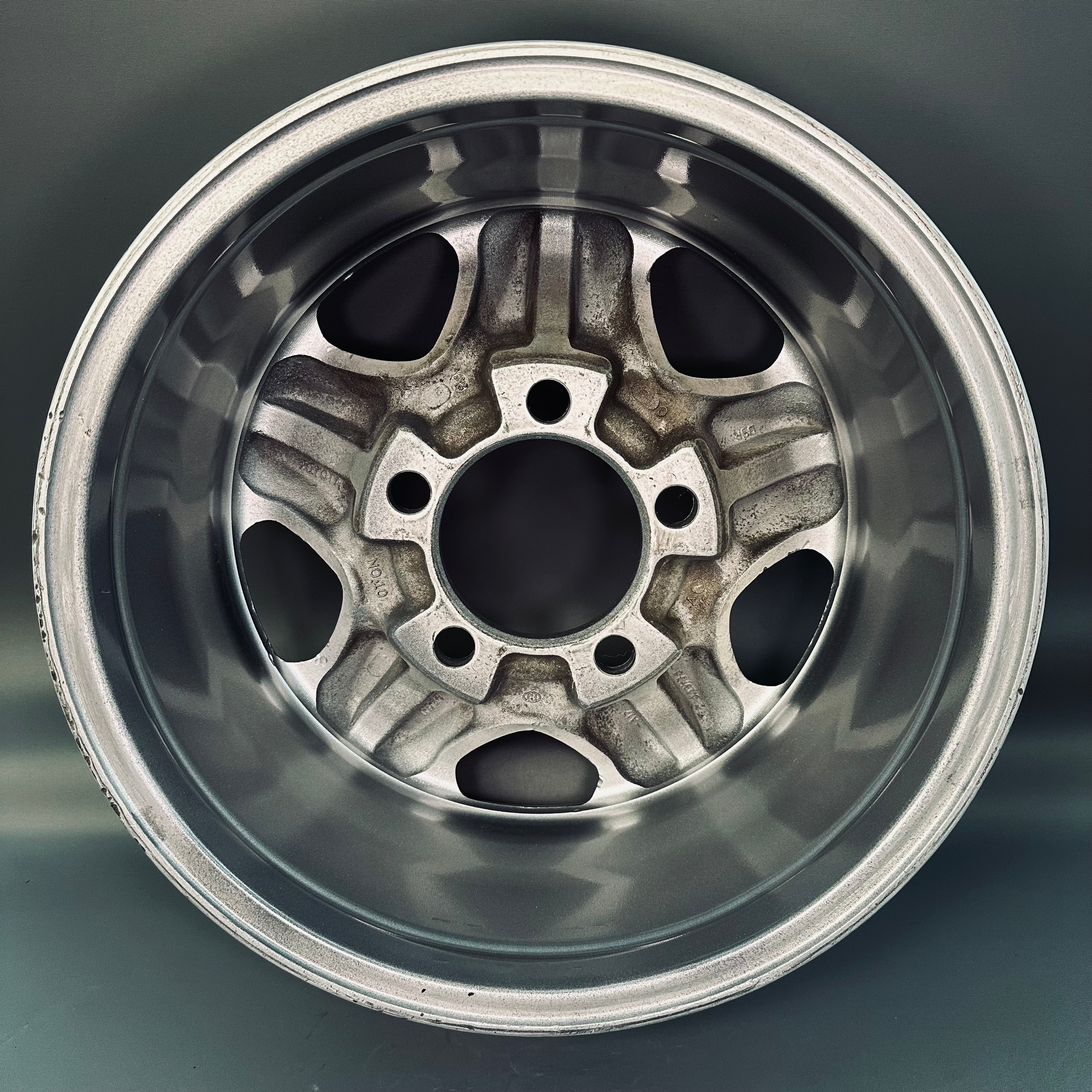 Toyota Land Cruiser 70 Series 16" Rim