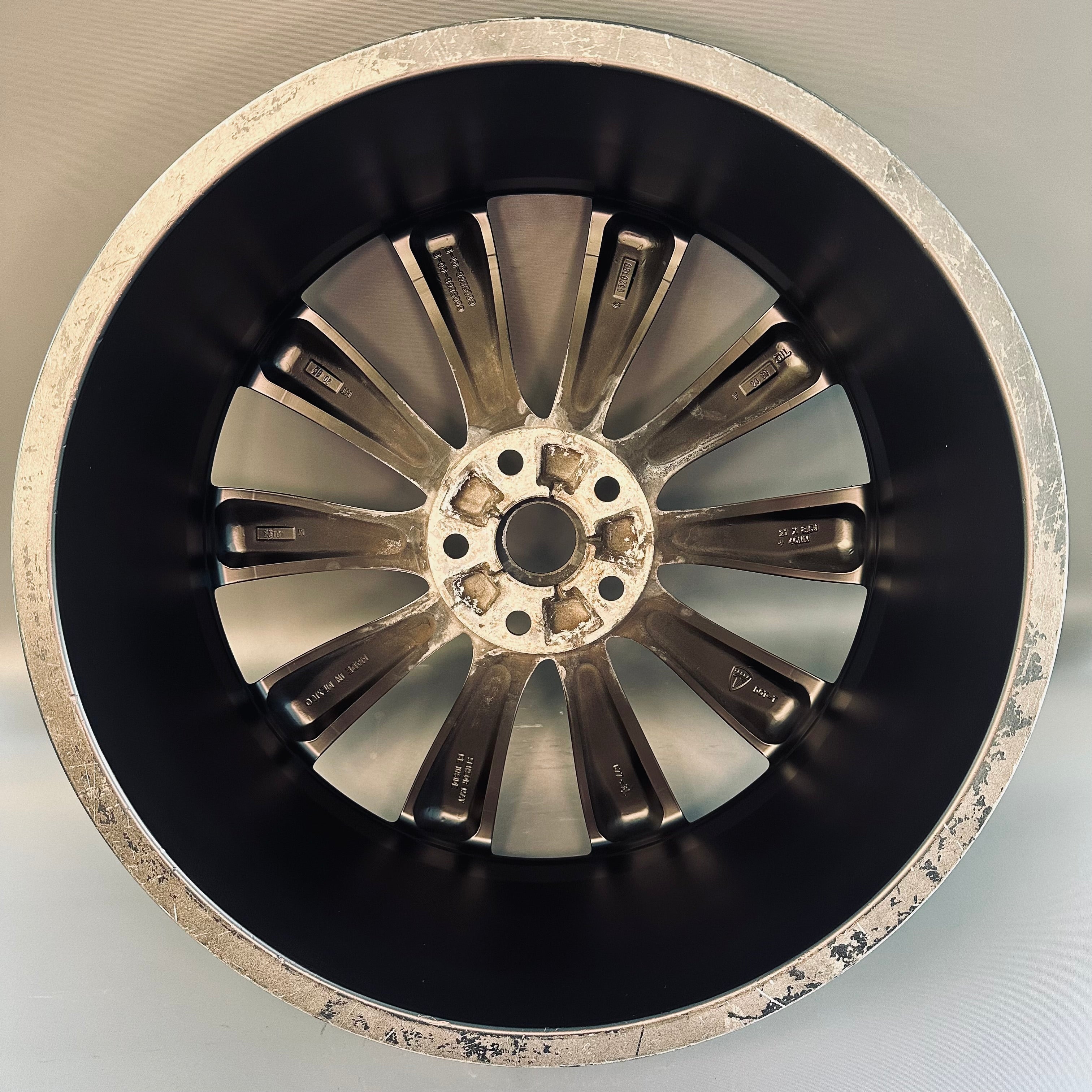 Tesla Model S 21" Rim