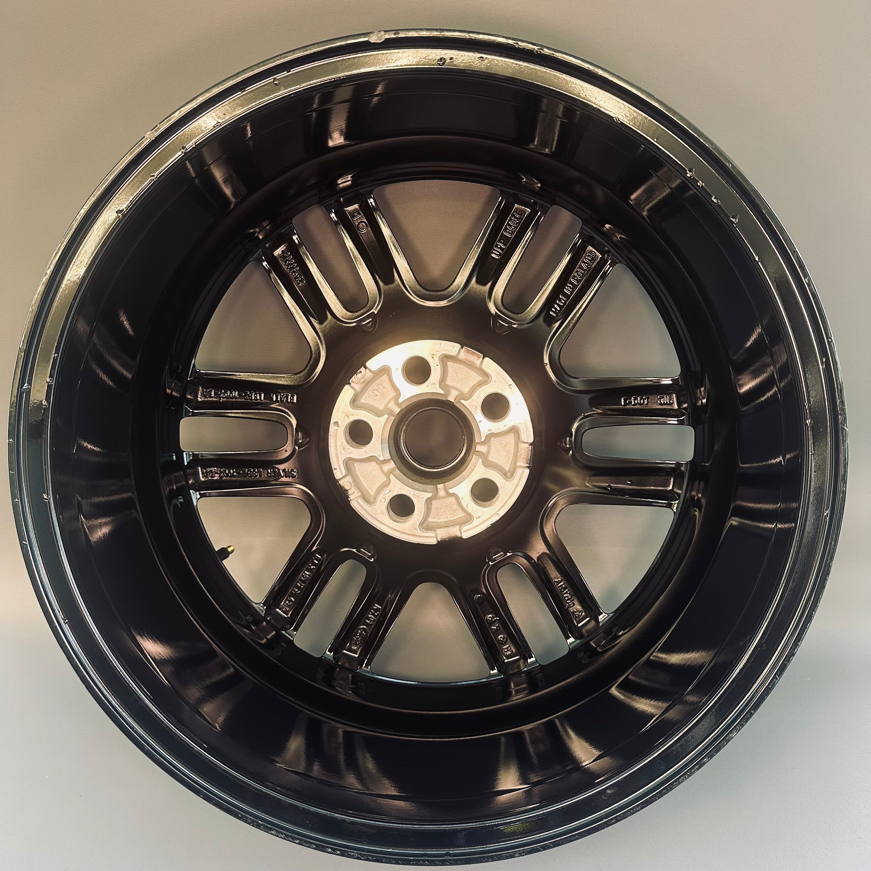 Land Rover Defender 19" Rim