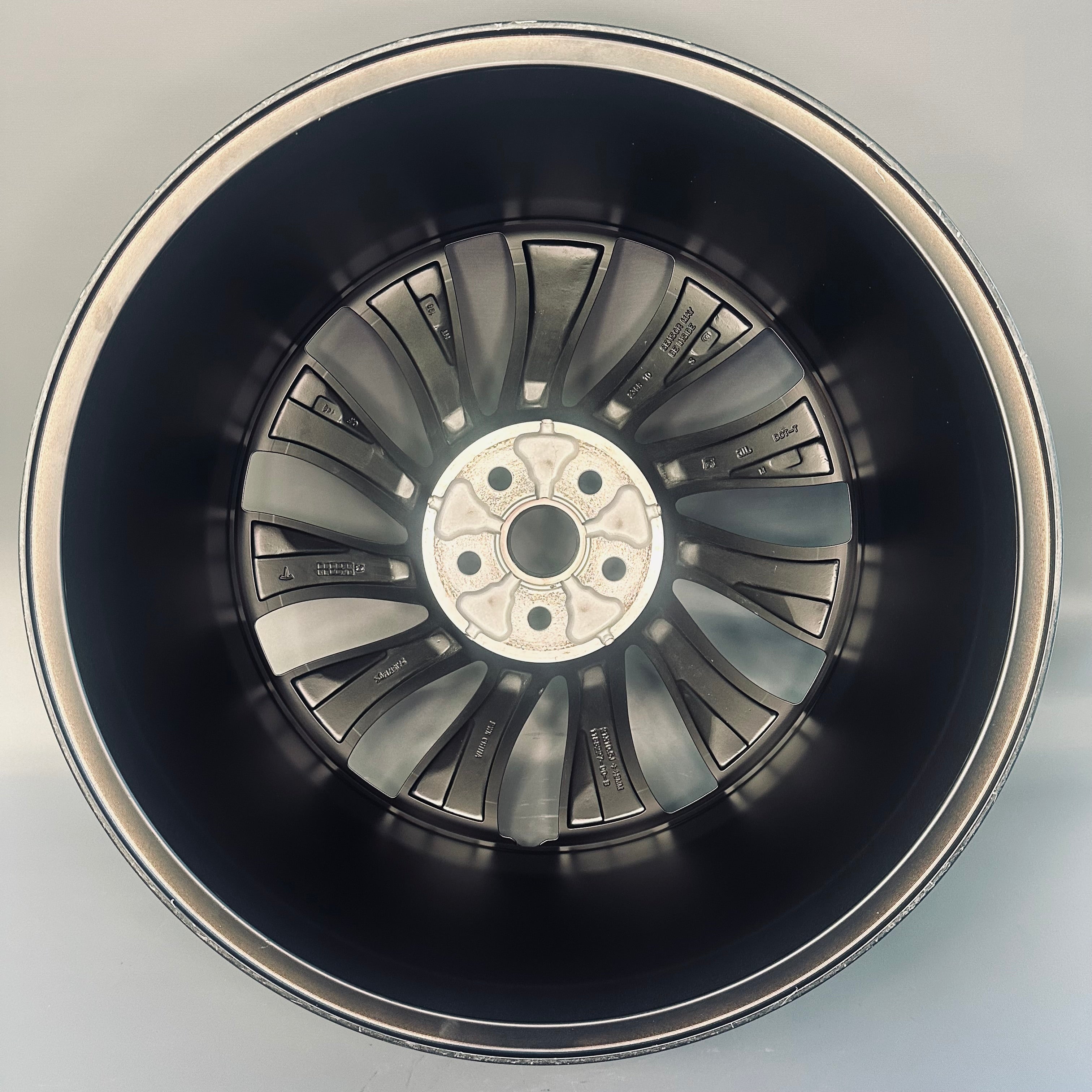Tesla Model Y 21" Rim
