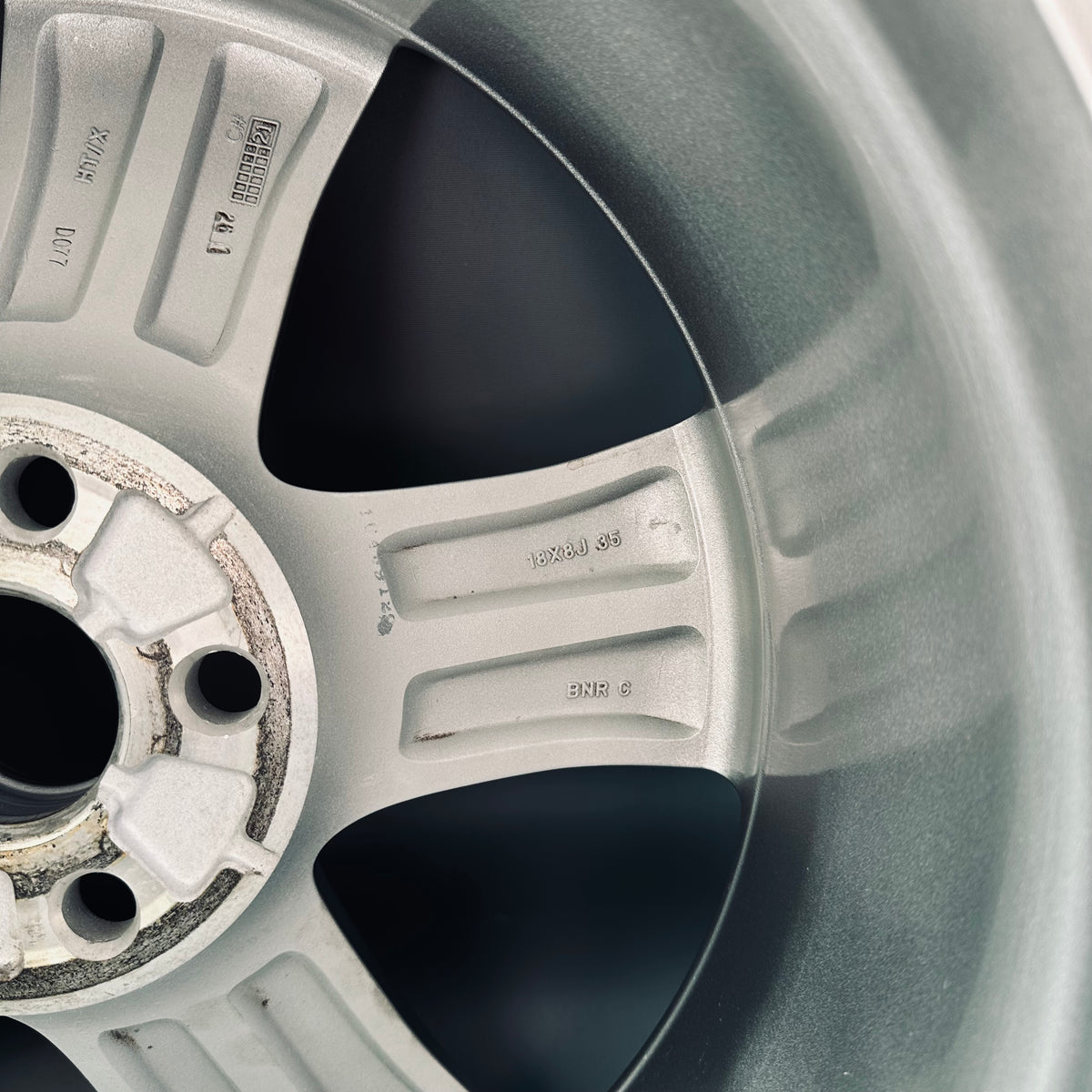 Toyota Kluger 18" Rim