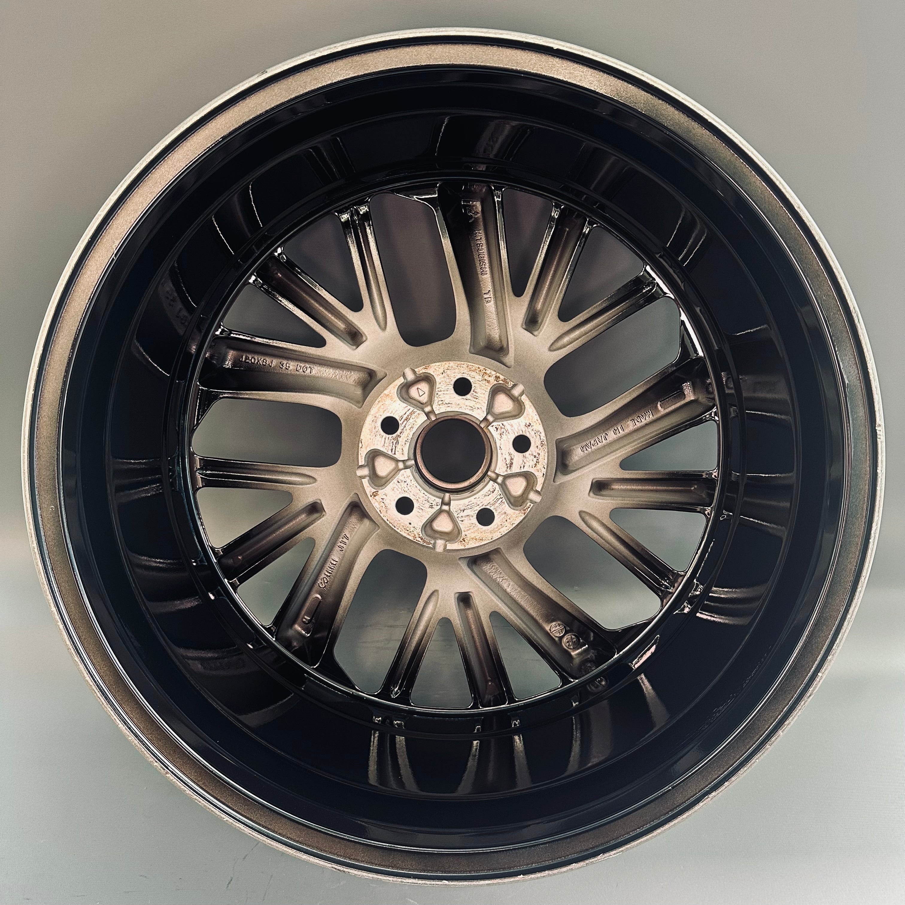 Misubishi Outlander 20" Rim