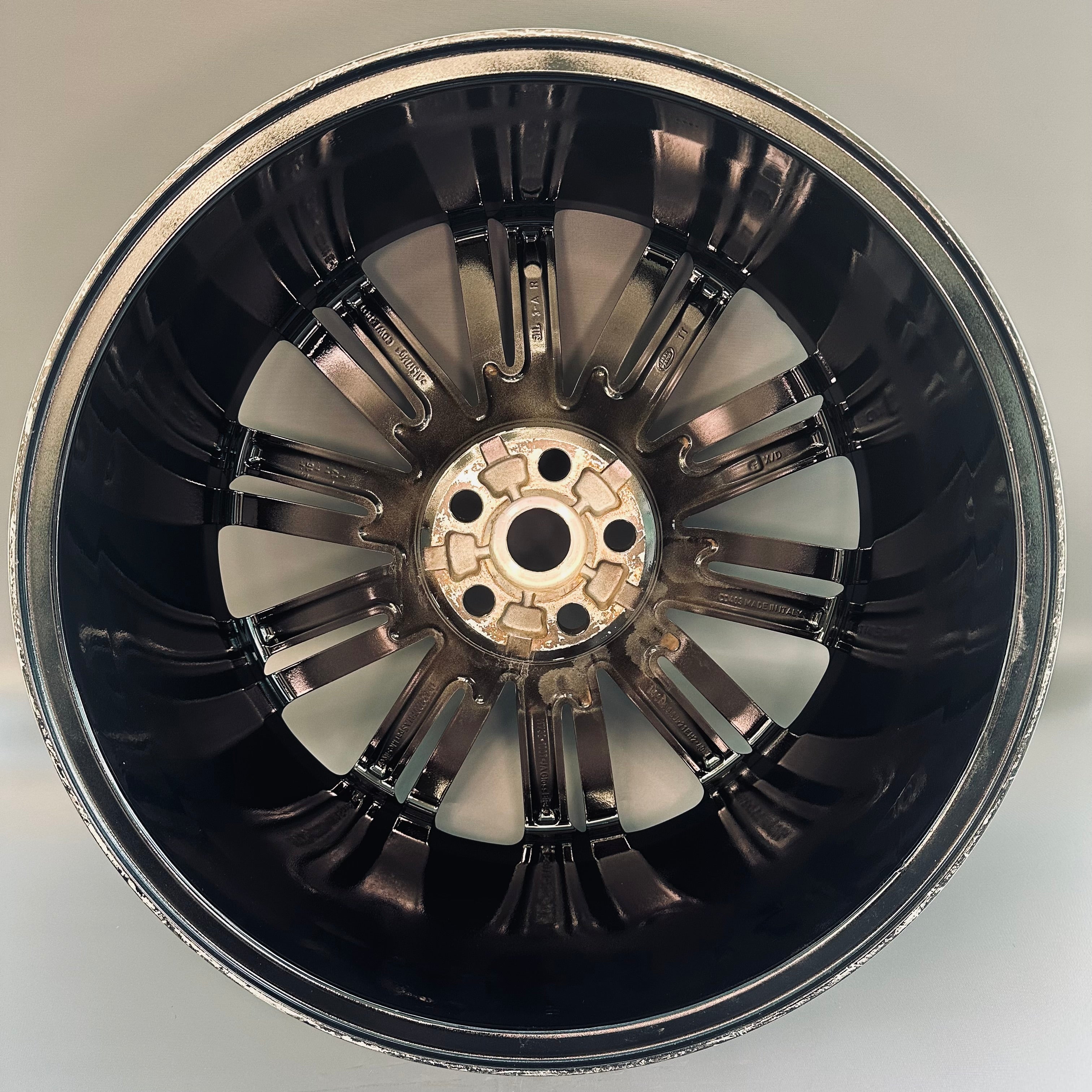 Land Rover Discovery 21" Rim